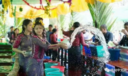 泼水节视频,水花飞溅，民族团结共庆